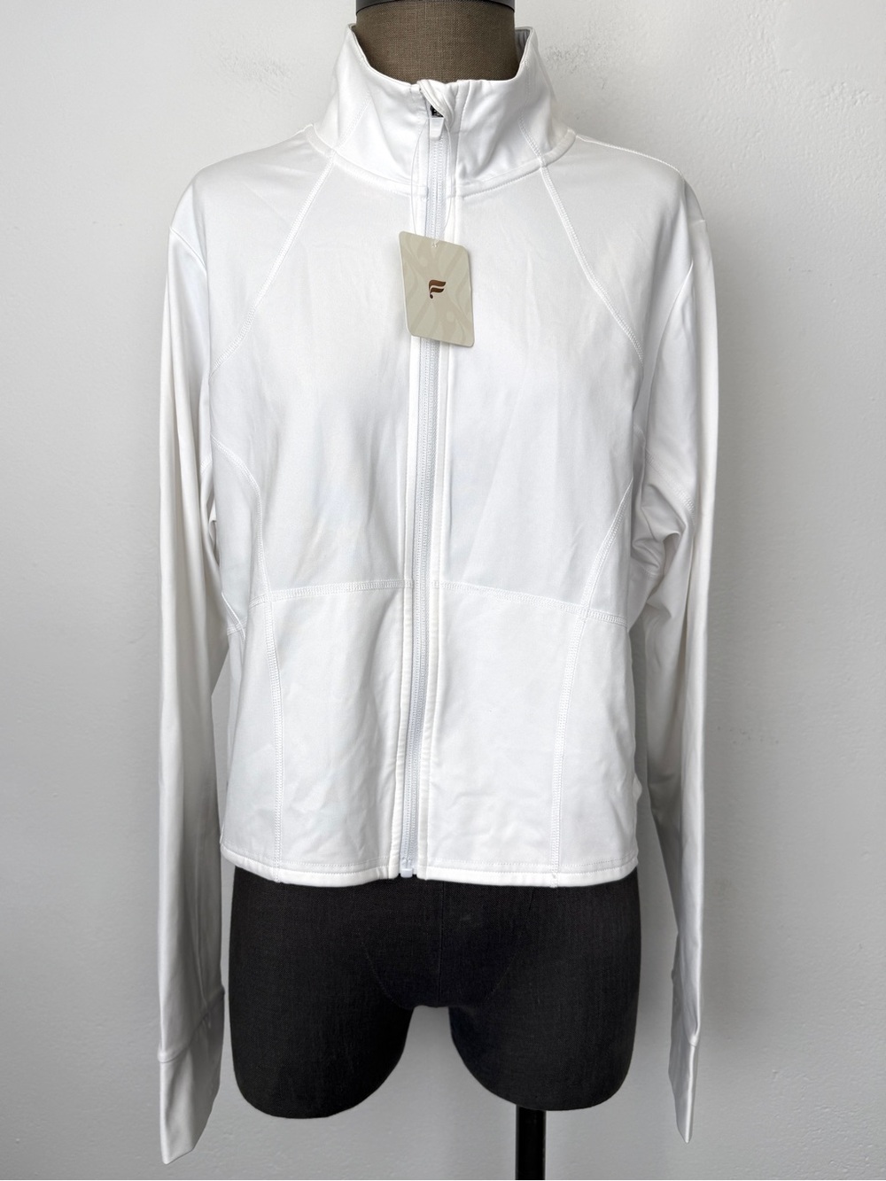 NWT Fabletics Size 2X Classic White Perfect Storm Cropped Train Jacket